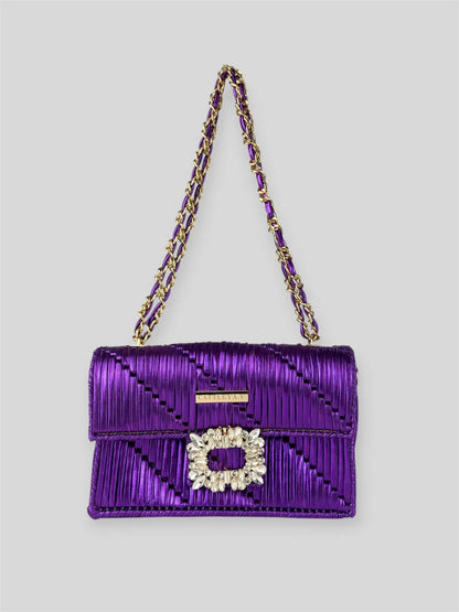 Destiny Amethyst is a luxury handmade designer bag by CATTLEYA.Y, inspired by the depth and brilliance of precious gemstones. The rich purple satin-finish yarn creates a luminous surface that captures light with regal intensity.