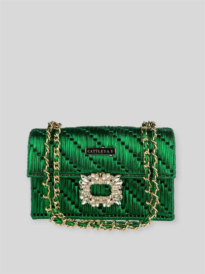 Destiny Emerald is a luxury handmade designer bag by CATTLEYA.Y, inspired by the richness and depth of emerald gemstones. The luminous satin-finish yarn creates a vibrant surface that radiates elegance with every movement.
Destiny Emerald emerald green crystal luxury mini designer bag CATTLEYA.Y