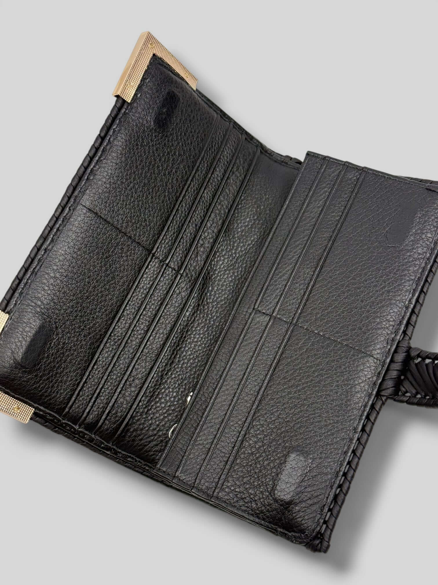 Polly Black Luxury Elegant Designer Wallet is a luxury elegant designer wallet for women created by CATTLEYA.Y.
Multi-compartment wallet.