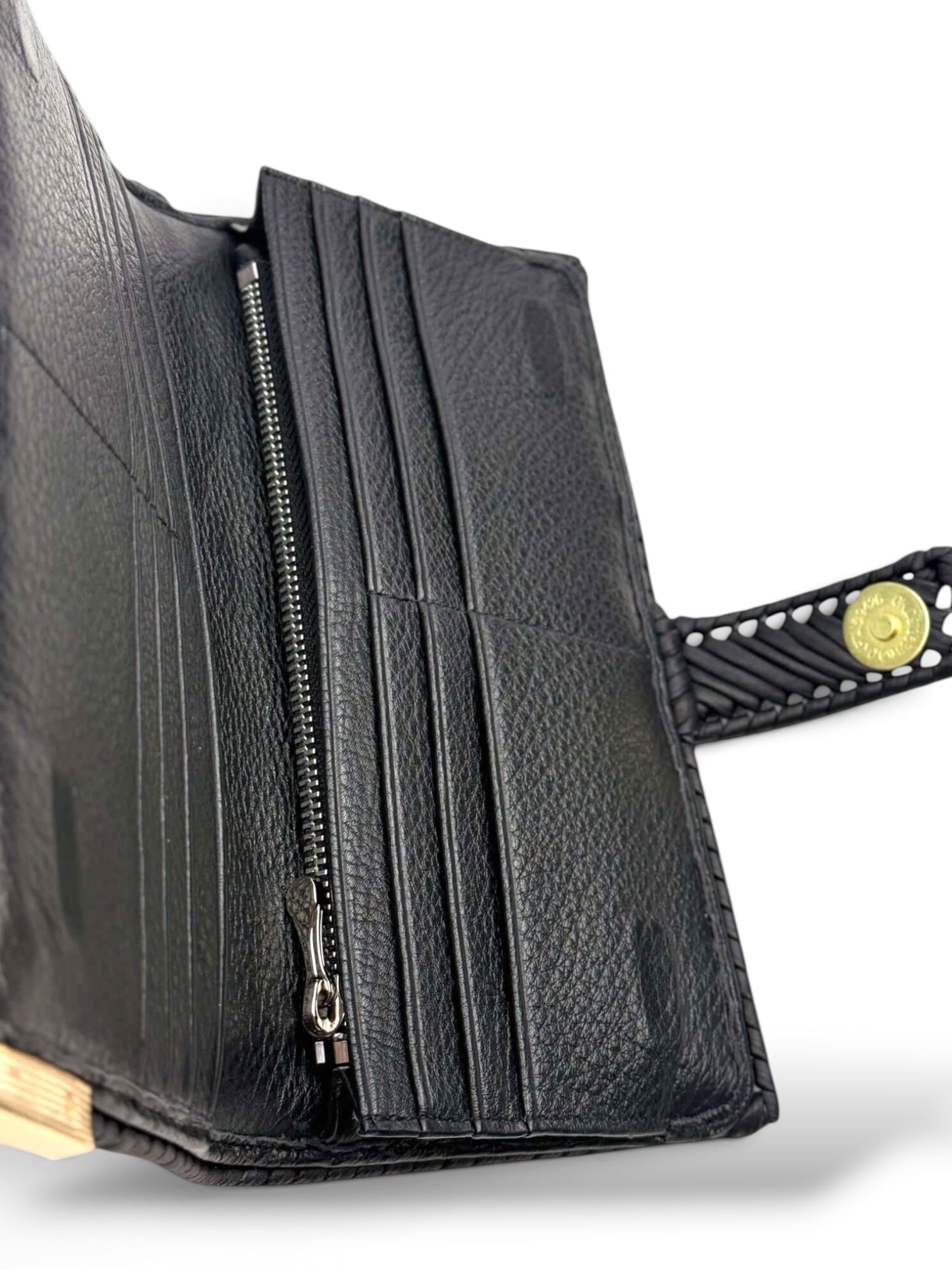 Polly Black | CATTLEYA.Y